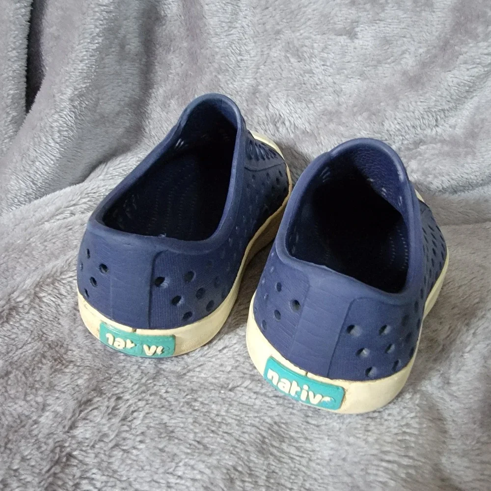 Native Jefferson Shoes Kids Size C5 Navy Blue Good Perforated Slip On Sneakers